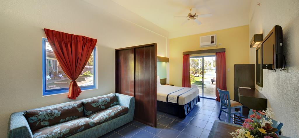 Microtel By Wyndham Puerto Princesa Buitenkant foto