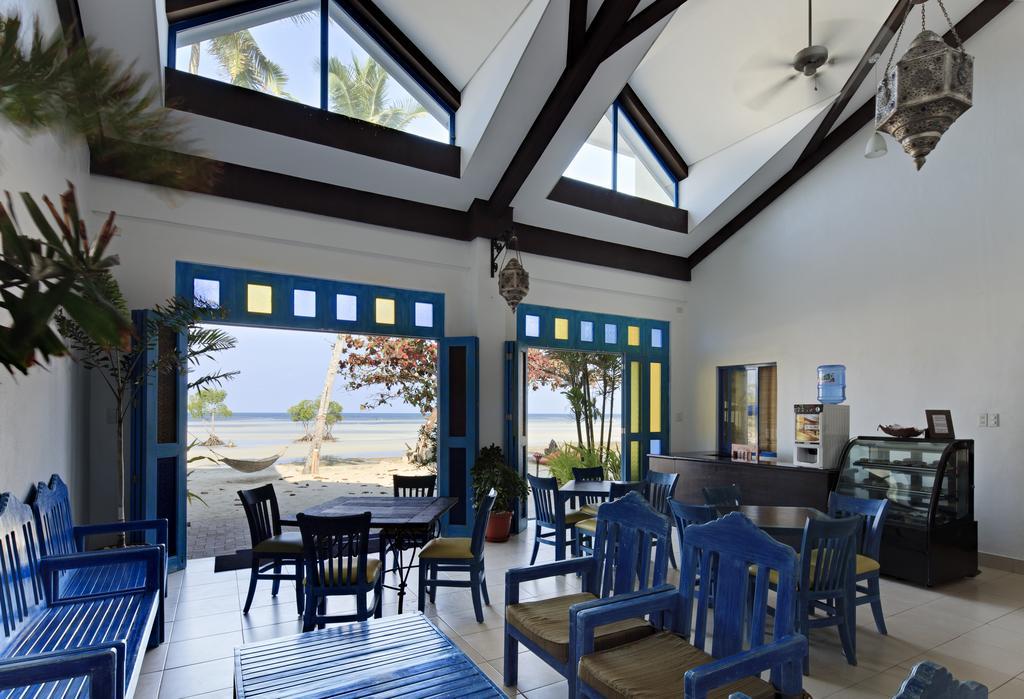 Microtel By Wyndham Puerto Princesa Buitenkant foto