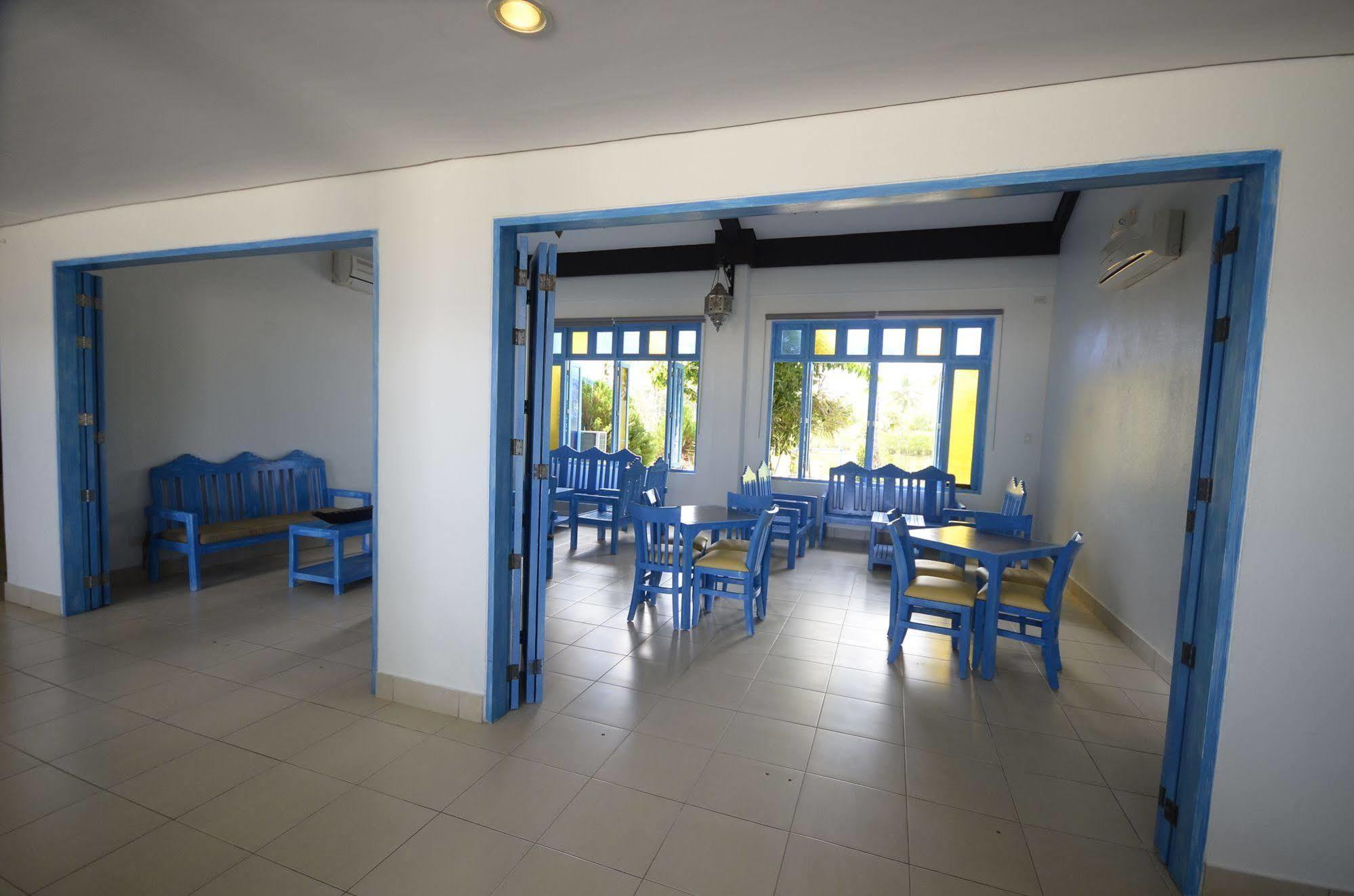 Microtel By Wyndham Puerto Princesa Buitenkant foto