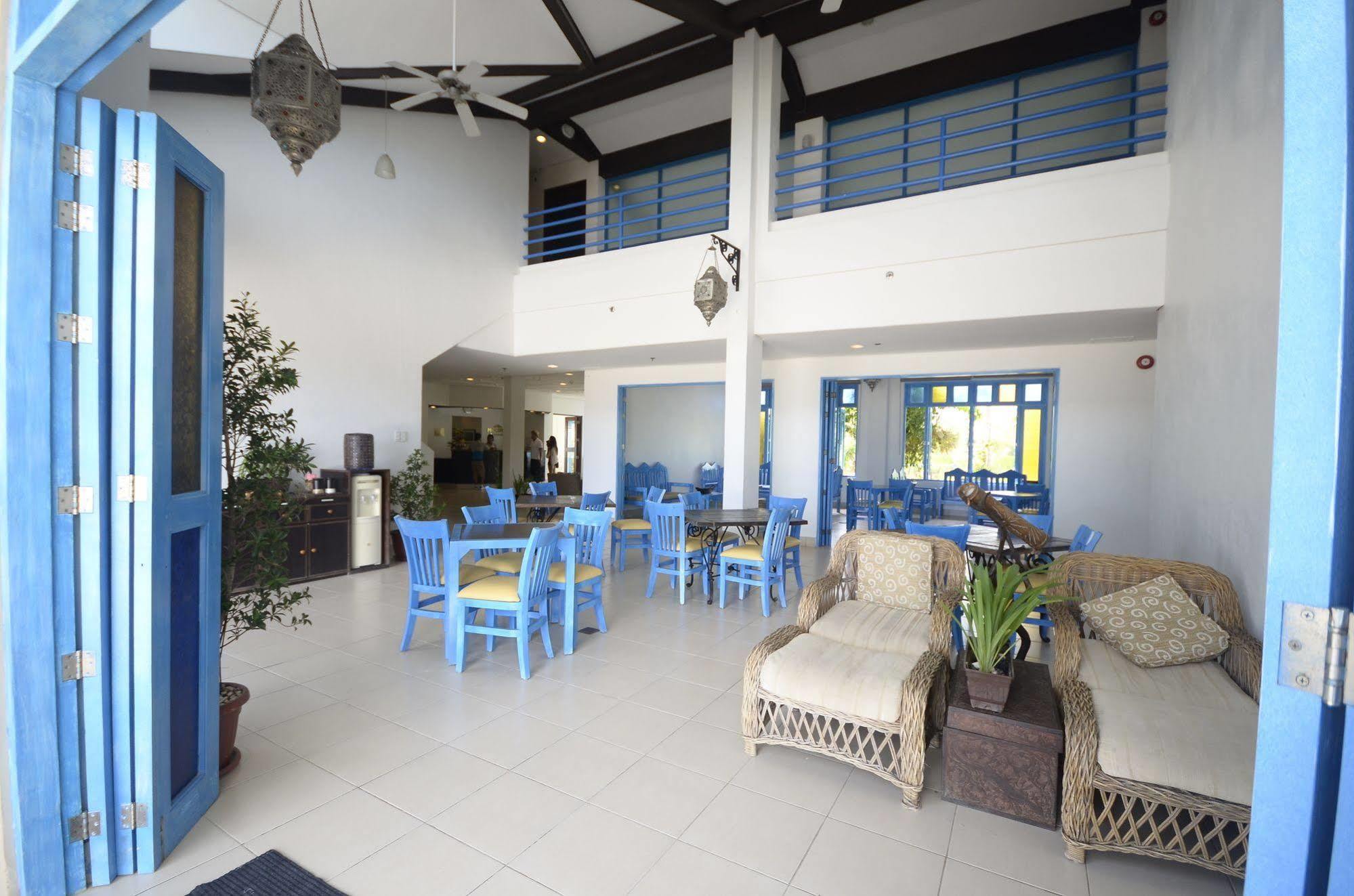 Microtel By Wyndham Puerto Princesa Buitenkant foto