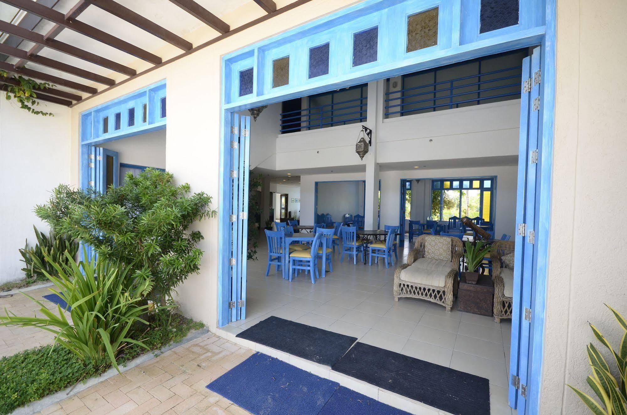 Microtel By Wyndham Puerto Princesa Buitenkant foto